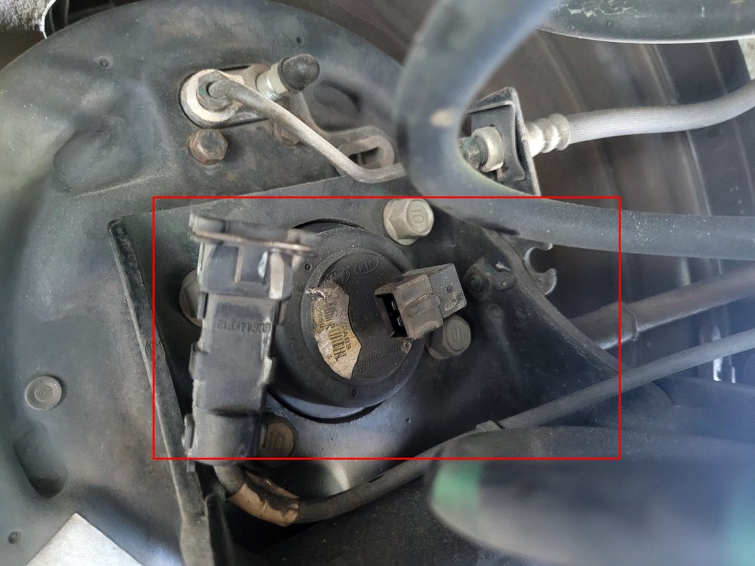 15′ 藍 Hyundai i10 ABS燈亮