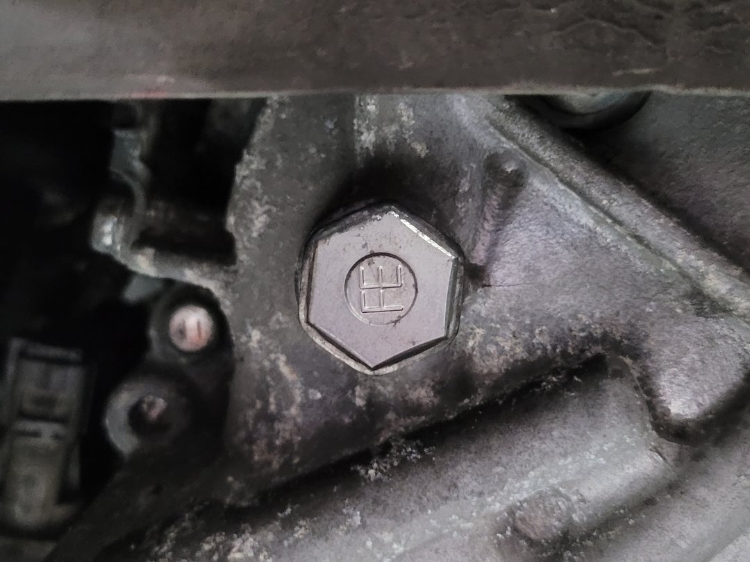 17′ RAV4 4.5代 拆洗變速箱油底殼(里程17.2萬)