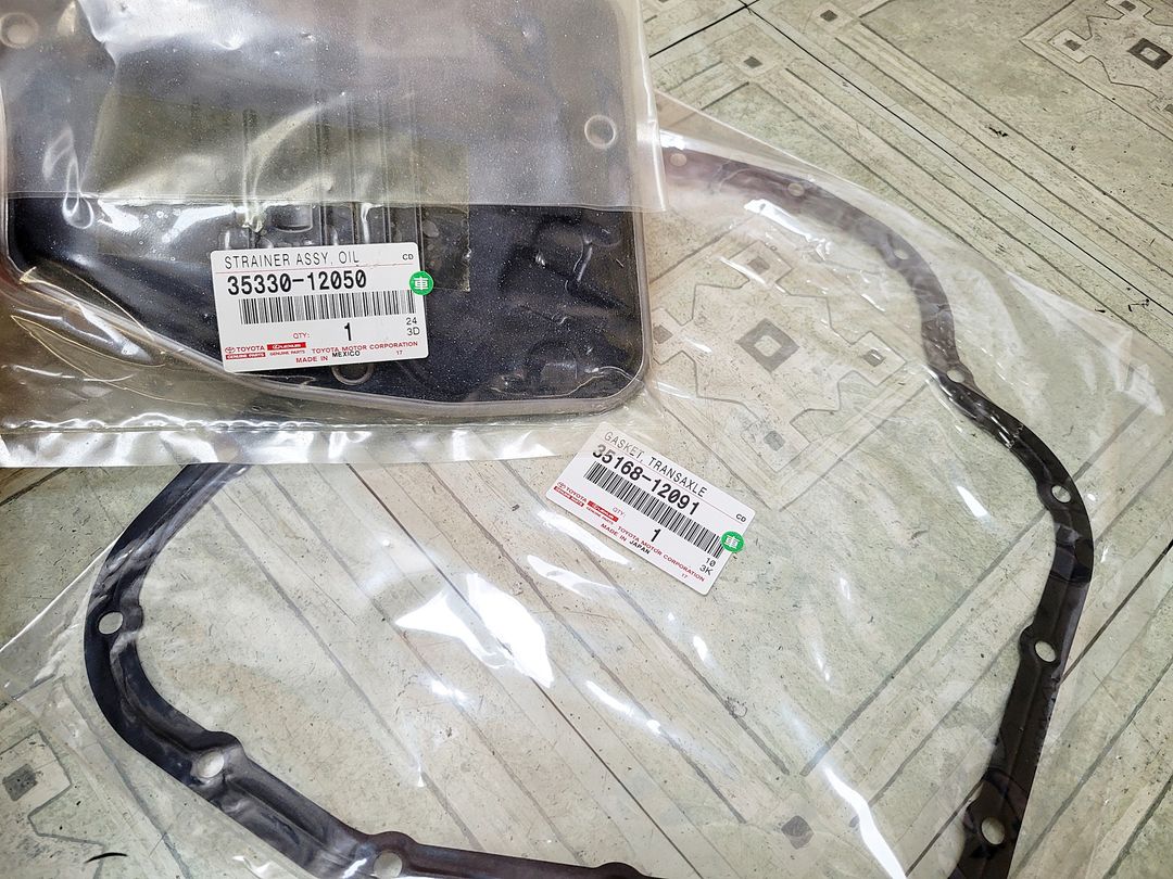 20′ Yaris 銀 拆洗變速箱油底殼
