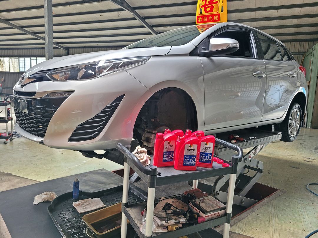 20′ Yaris 銀 拆洗變速箱油底殼