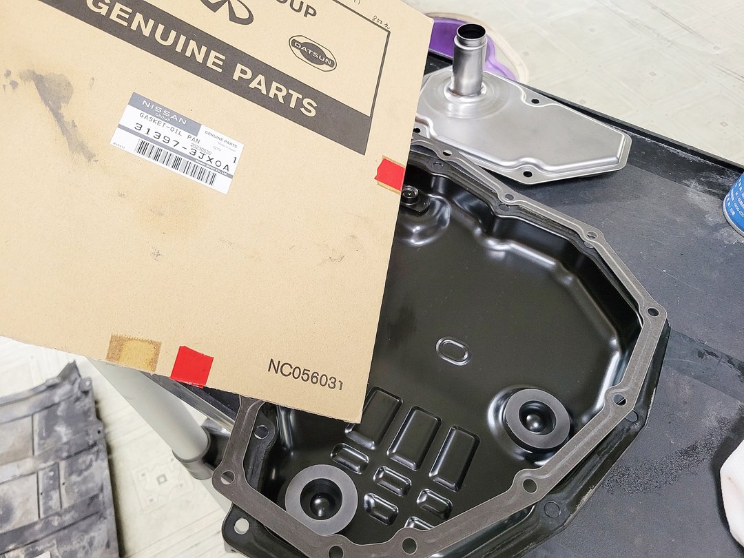 16′ 灰 Suzuki SX4C 拆洗變速箱油底殼