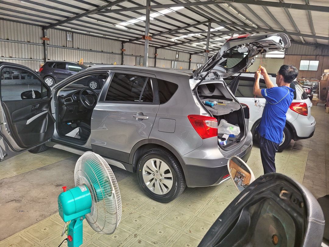 16′ 灰 Suzuki SX4C 交車前檢查