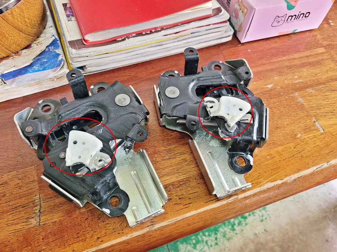 15′ 白 CR-V 更換後座座椅鎖