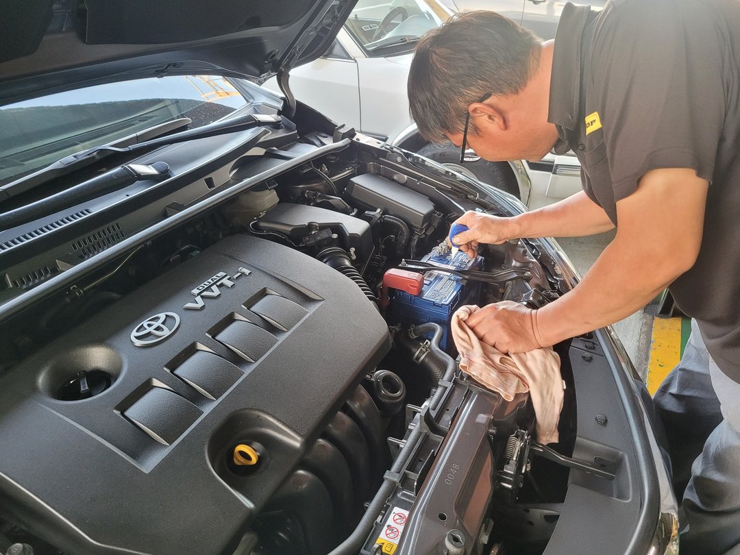 18′ 灰 Altis 更換電瓶