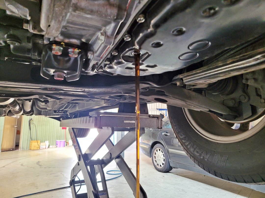 20′ 白 Outlander 更換變速箱油