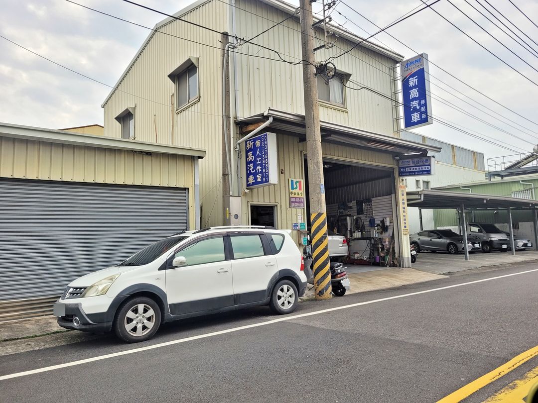 12′ 白 Nissan Livina 定保