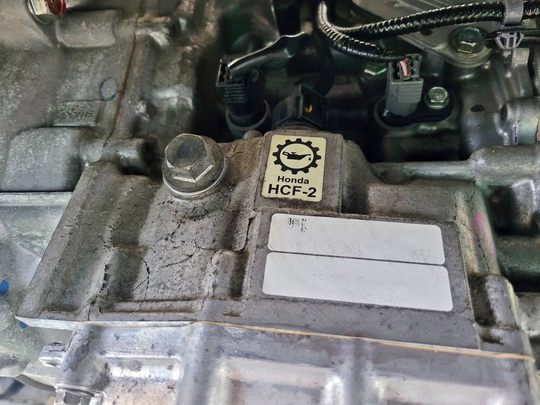 15′ 白 Honda City 拆洗變速箱油底殼