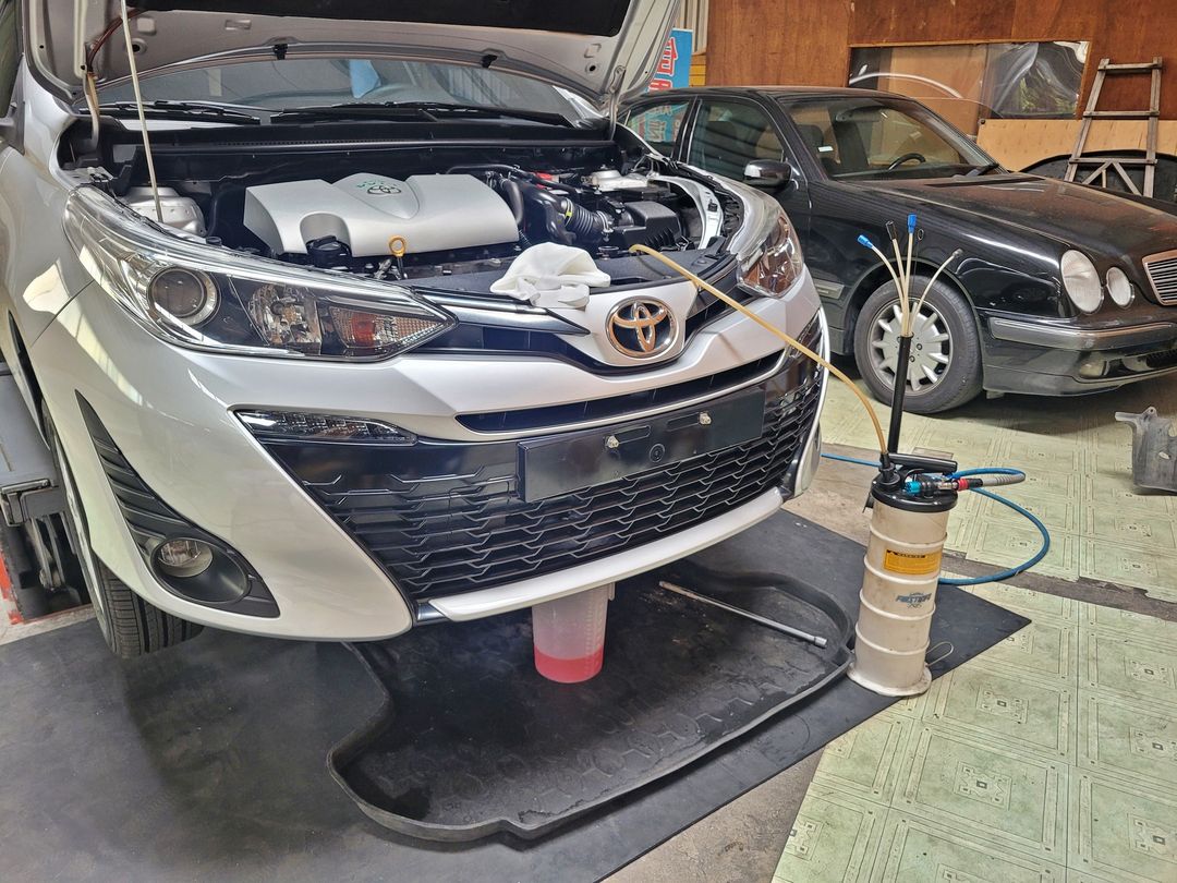 19′ 銀 Yaris 交車前保養