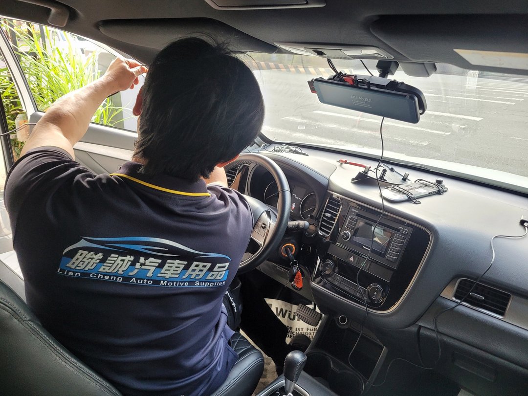 20′ 白 Outlander 交車前的各種事項