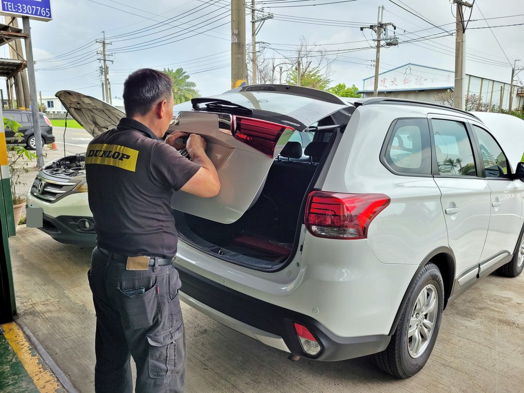 20′ 白 Outlander 交車前的各種事項
